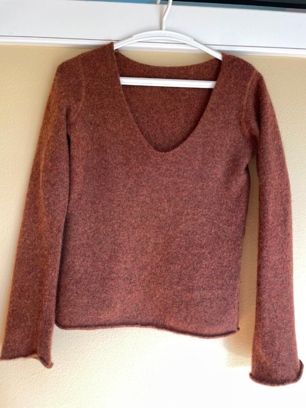 Brown Cashmere V-neck, excellent pre-owned condition